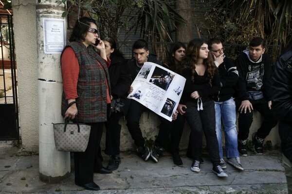 Διάσημοι, φίλοι, συγγενείς και χιλιάδες άνθρωποι ήταν εκεί, για τον Παντελή Παντελίδη