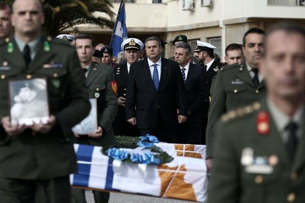 Τα λείψανα έξι αγνοουμένων στρατιωτών από την τουρκική εισβολή στην Κύπρο επέστρεψαν στην Ελλάδα 41 χρόνια μετά