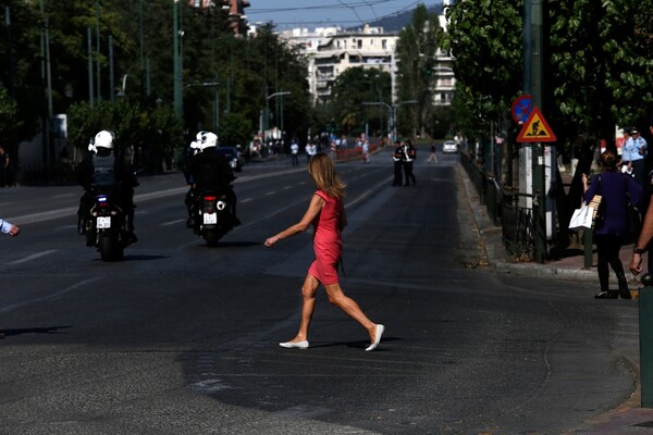 Καρέ - καρέ η επίσκεψη του Πούτιν στην Αθήνα