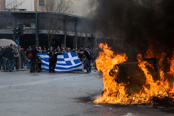 Η πολιορκία της Αθήνας - 50 φωτογραφίες από την επέλαση των αγροτών