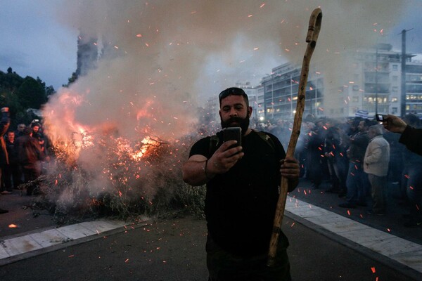 Η πολιορκία της Αθήνας - 50 φωτογραφίες από την επέλαση των αγροτών