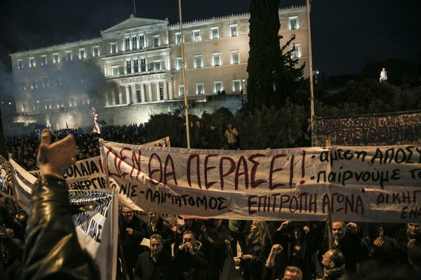 Η πολιορκία της Αθήνας - 50 φωτογραφίες από την επέλαση των αγροτών