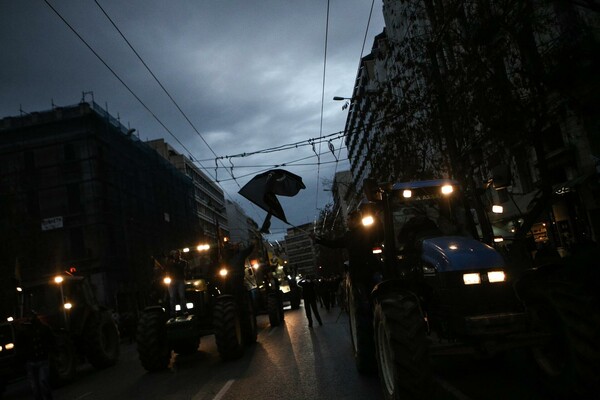 Η πολιορκία της Αθήνας - 50 φωτογραφίες από την επέλαση των αγροτών