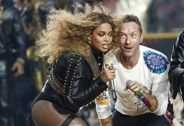 Η Beyonce έδωσε ένα επικό σόου στο χθεσινό Super Bowl!