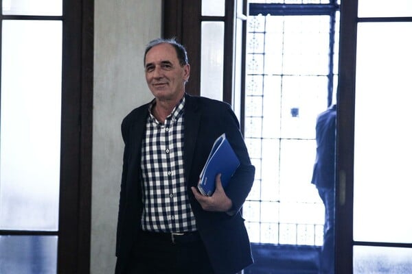 Ανοικτό άφησε το ενδεχόμενο για φόρο τραπεζικών συναλλαγών ο Σταθάκης