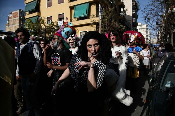 To αυθεντικό Καρναβάλι του Μεταξουργείου ήταν και φέτος το καλύτερο κυριακάτικο street party