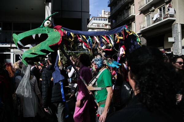 To αυθεντικό Καρναβάλι του Μεταξουργείου ήταν και φέτος το καλύτερο κυριακάτικο street party