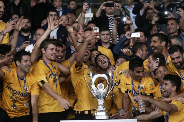 Η ΑΕΚ στον θρόνο με 2-1 επί του Ολυμπιακού - σε ένα άδειο ΟΑΚΑ