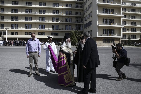 Ο Καμμένος υποδέχτηκε με τιμές αρχηγού κράτους την εικόνα της Παναγιάς Σουμελά