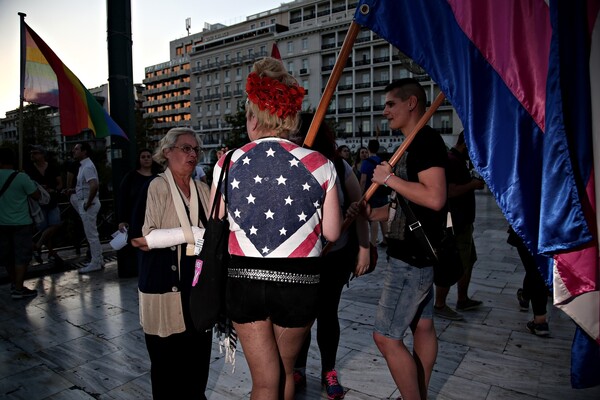 Η Αθήνα τιμά τα θύματα του Ορλάντο: Η Υπερηφάνεια μας δε θα σιγαστεί, δε θα τρομοκρατηθεί