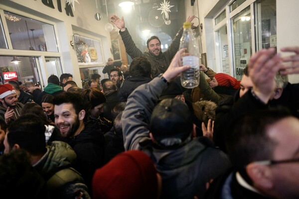 Τεράστιο street party με σουβλάκια, κρασί και όργανα στη Θεσσαλονίκη