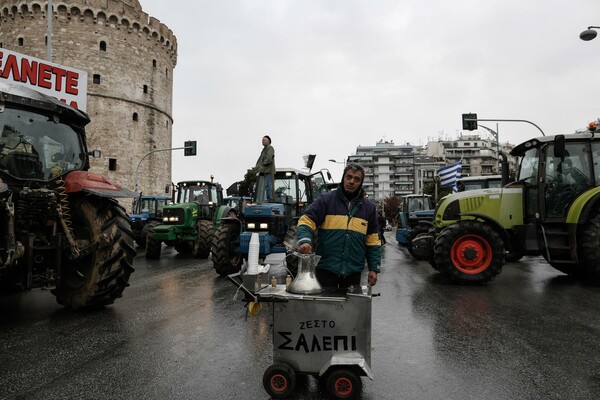 Εκατοντάδες τρακτέρ στο Λευκό Πύργο