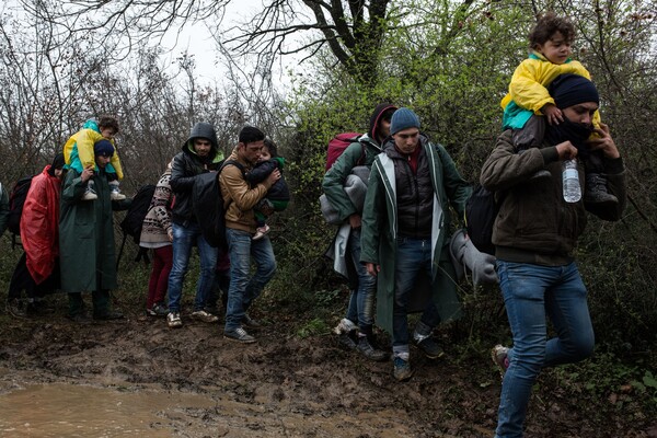 ΕΛ.ΑΣ: Διακινούνται χάρτες για πέρασμα από τα σύνορα - Ύποπτες ΜΚΟ στην Ειδομένη