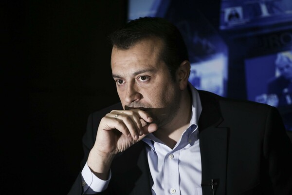 Η κυβέρνηση καταργεί την αρμοδιότητα του ΕΣΡ στις άδειες των τηλεοπικών καναλιών