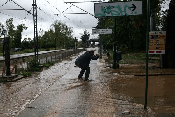 Οι φωτογραφίες από το χάος και την κακοκαιρία στην Αθήνα