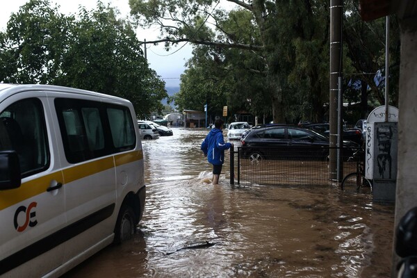 Οι φωτογραφίες από το χάος και την κακοκαιρία στην Αθήνα