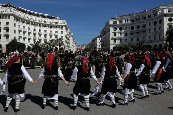 Οι επιβλητικοί Κωδωνοφόροι κατέλαβαν την Θεσσαλονίκη