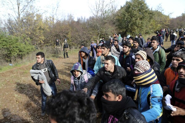 Έκρυθμη κατάσταση στην Ειδομένη - Συνεχείς συμπλοκές μεταξύ των προσφύγων και της αστυνομίας