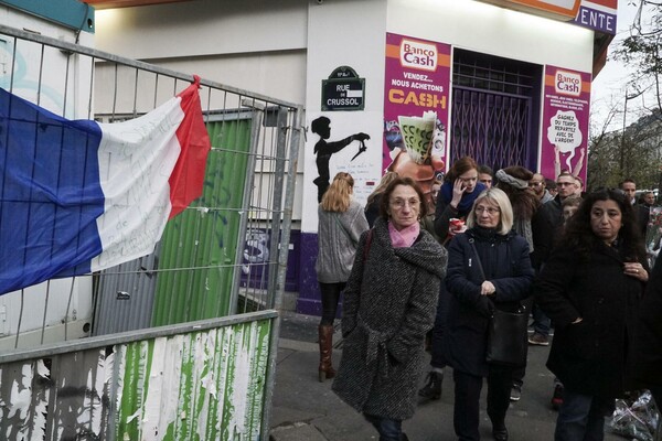 Παρίσι, μια εβδομάδα μετά, μέσα από 19 φωτογραφίες