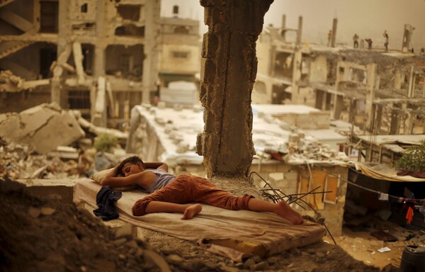 Συρία: Περισσότεροι από 270.000 οι νεκροί του καταστροφικού πολέμου - 4,7 εκατομμύρια οι εκτοπισμένοι