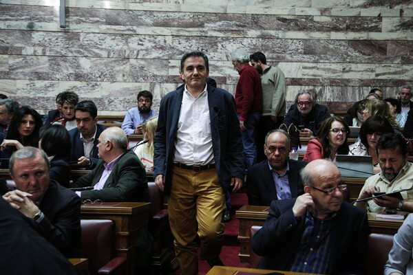 ΥΠΟΙΚ προς ΚΟ ΣΥΡΙΖΑ: Ένα μήνα περιθώριο θα έχει η κυβέρνηση πριν την ενεργοποίηση του «κόφτη»