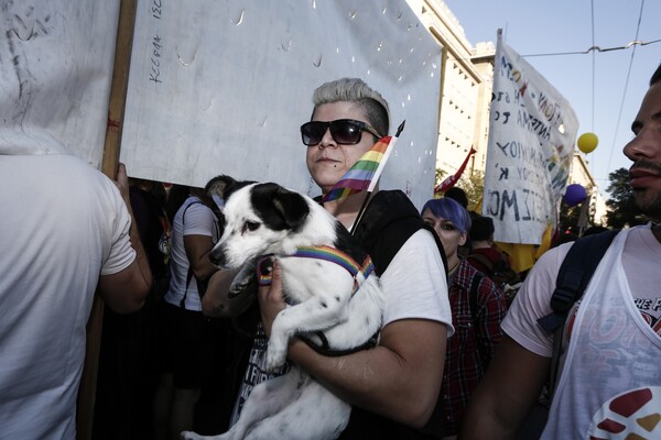 Υπερήφανη Αθήνα - Χιλιάδες άνθρωποι στο Pride της ελευθερίας, της αγάπης και της ισότητας