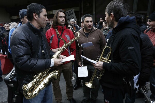 Με μουσική η συγκέντρωση διαμαρτυρίας των καλλιτεχνών - 9 φωτογραφίες