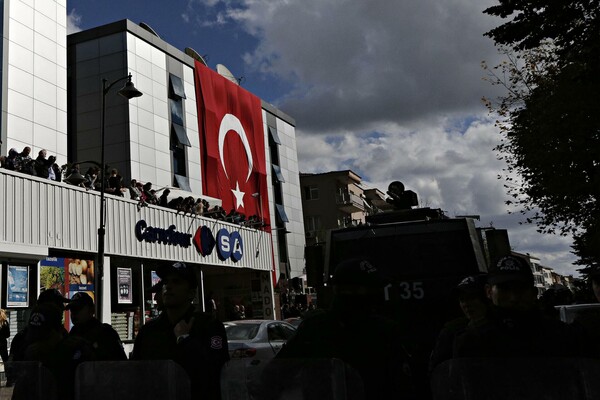 Αντιδράσεις από την Ευρωπαϊκή Ένωση για τη φίμωση των τουρκικών ΜΜΕ