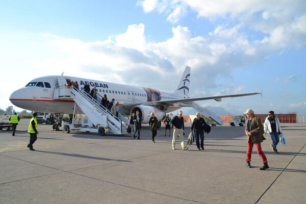 Ξεκίνησαν οι απευθείας πτήσεις από Λυών και Παρίσι προς Καλαμάτα