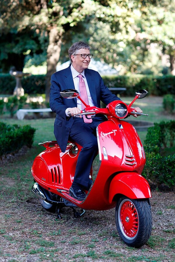 Όμιλος Piaggio και (RED) μαζί στη μάχη κατά του AIDS