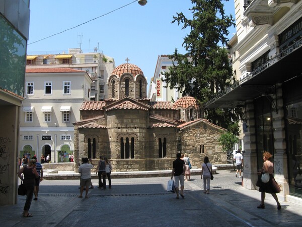 Ανοιχτά σήμερα τα καταστήματα σε όλη την Ελλάδα