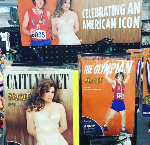 Η αμφίεση Caitlyn Jenner είναι το νούμερο 1 κοστούμι σε πωλήσεις του φετινού Χάλογουιν