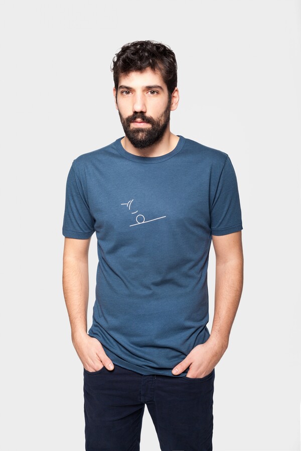 8 δημιουργοί των πιο ιδιαίτερων ελληνικών T-shirts παρουσιάζουν...