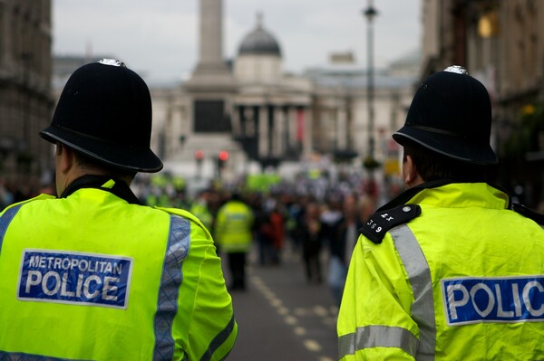 To Λονδίνο αυξάνει τις αστυνομικές περιπολίες μετά το μακελειό στο Ορλάντο