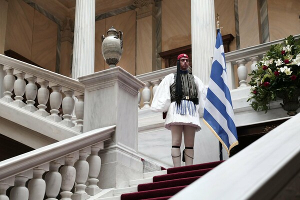 Eνός λεπτού σιγή σήμερα στο Προεδρικό Μέγαρο
