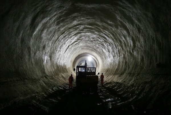 Crossrail: To μεγαλύτερο και πιο φιλόδοξο έργο μηχανικής τώρα στην Ευρώπη