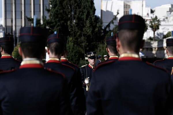 Απόφαση Καμμένου: Οι άγιοι προστάτες των τριών όπλων στις στολές των στρατιωτικών