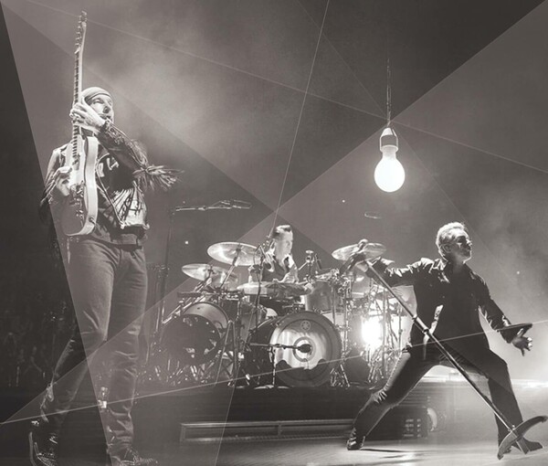 Στη μεγάλη συναυλία των U2 στο Παρίσι, η μουσική ενάντια στον φόβο