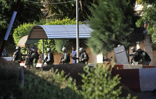 27 τα θύματα της ομηρείας στο ξενοδοχείο του Μάλι