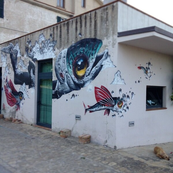 Ένας street artist που μιξάρει Καραβάτζιο, tattoos και video games