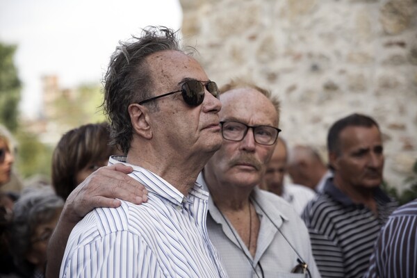 Ηθοποιοί και φίλοι είπαν το τελευταίο «αντίο» στον Ανδρέα Μπάρκουλη
