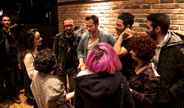 Μια ελληνική μπάντα περιοδεύει στην Τουρκία λίγο πριν από το δημοψήφισμα