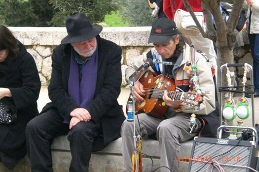 Ένα αντίο στον Γιώργο Γαβαλά, τον πιο ορίτζιναλ χίπη της Αθήνας