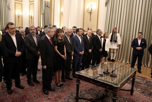 Οι νέοι υπουργοί, οι αφίξεις και οι φωτογραφίες από την ορκωμοσία