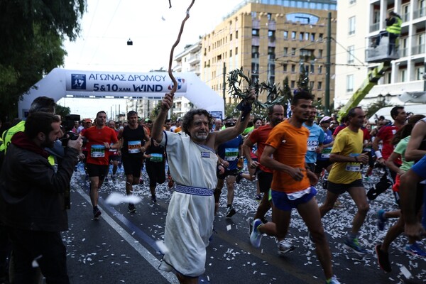 34ος Μαραθώνιος της Αθήνας: 50.000 δρομείς από όλο τον κόσμο στην γιορτή της πόλης