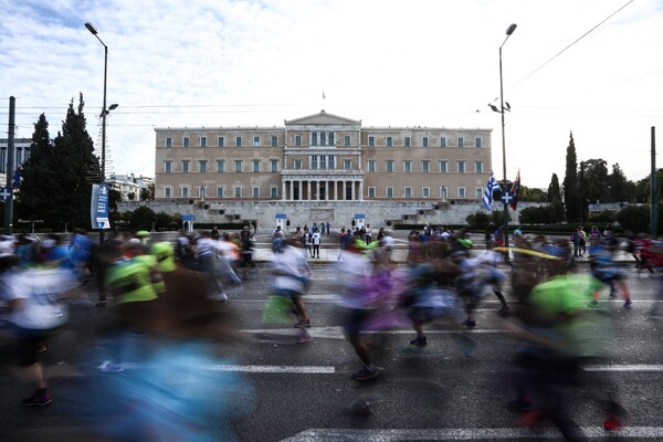 34ος Μαραθώνιος της Αθήνας: 50.000 δρομείς από όλο τον κόσμο στην γιορτή της πόλης