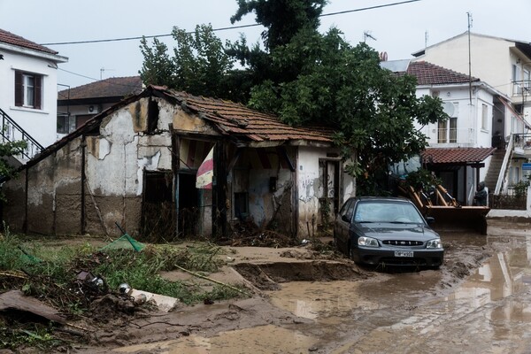 Εικόνες καταστροφής από τη Θεσσαλονίκη