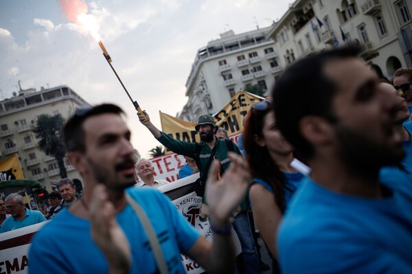 Μεγάλες αντικυβερνητικές διαδηλώσεις στη Θεσσαλονίκη - Δρακόντεια τα μέτρα ασφαλείας