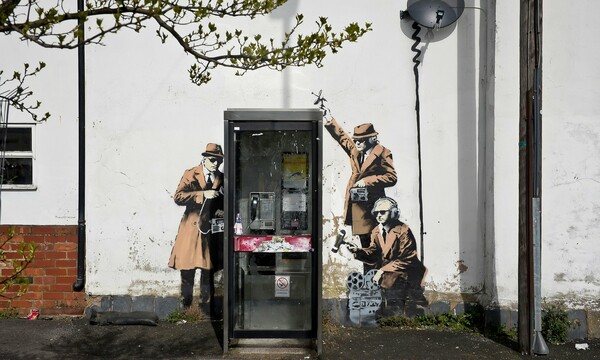 Φόβοι ότι τo Spy Booth, ένα από τα πιο γνωστά έργα του Banksy έχει καταστραφεί