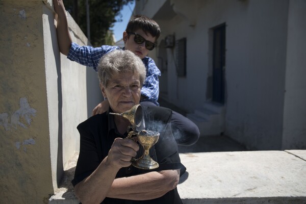 30 φωτογραφίες από το προσκύνημα χιλιάδων πιστών στην Τήνο